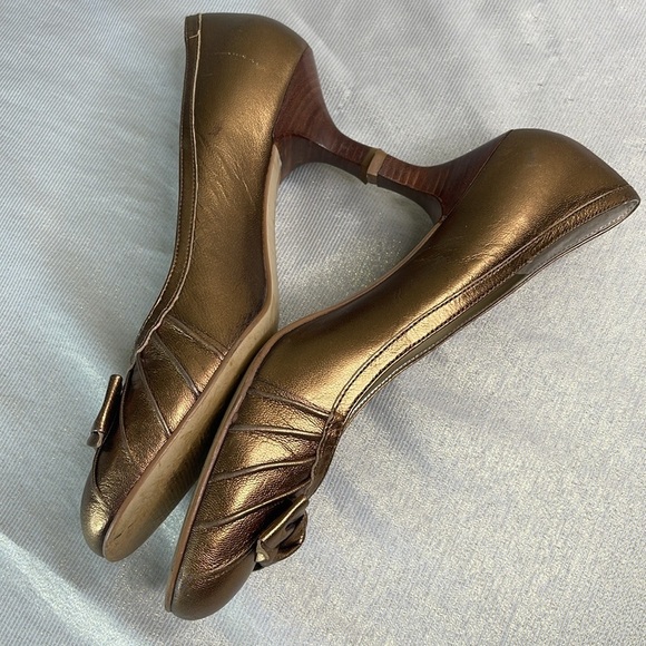 Naturalizer Bronze Metallic Kitten Heel Pumps Bow Toe Genuine Leather 8.5 - Picture 3 of 10